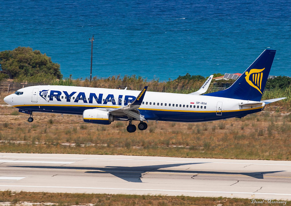 Aeroplano Ryanair 230420a