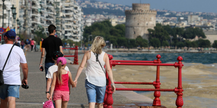 Touristes Lefkos Pyrgos 180221