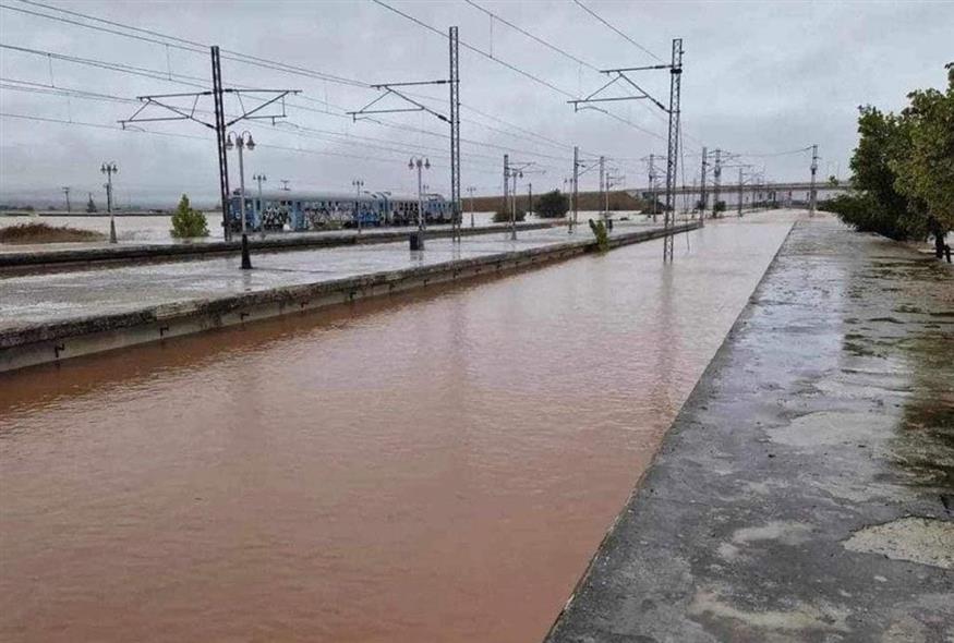 Treno Domokos Plimyra Larisa 120923e