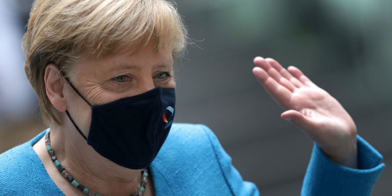 Merkel maska xaireta 290820