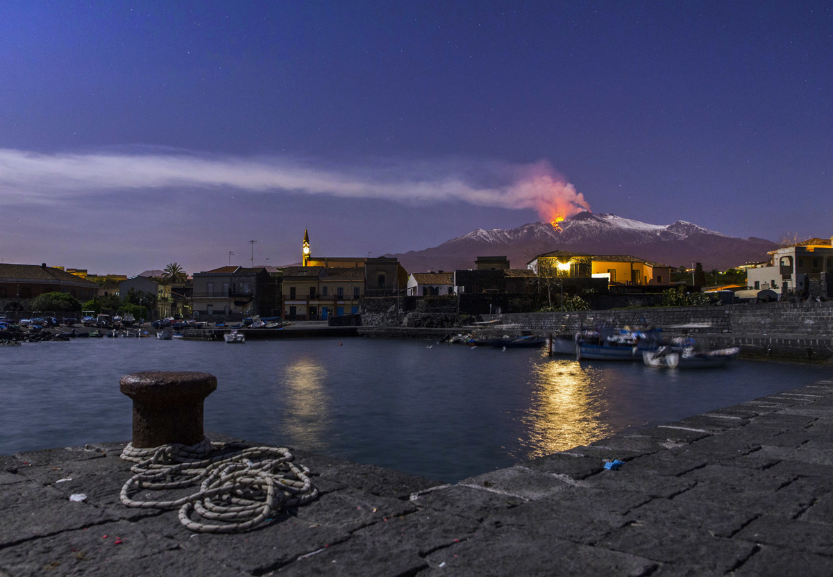 Etna Yfaistio Ekriksi 020619a