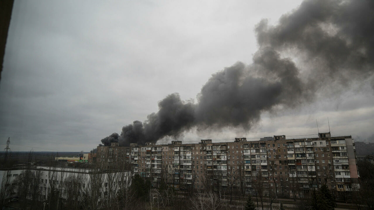 Marioupoli Polemos Poliorkia 050322