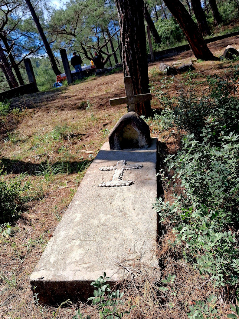 Fimatikoi Eleousa Nekrotfeio Mnimosyno 240326