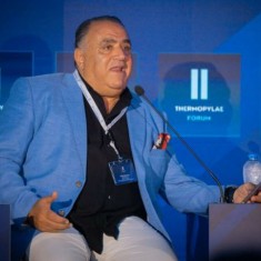 Σφακιανάκης | Δεν έχουμε πρόβλημα ανηλίκων, έχουμε πρόβλημα ενηλίκων που παράτησαν τα παιδιά τους σε TikTok και YouTube