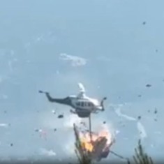 Σύγκρουση δύο ελικοπτέρων την στιγμή που επιχειρούσαν στην κατάσβεση της φωτιάς στα Μέγαρα
